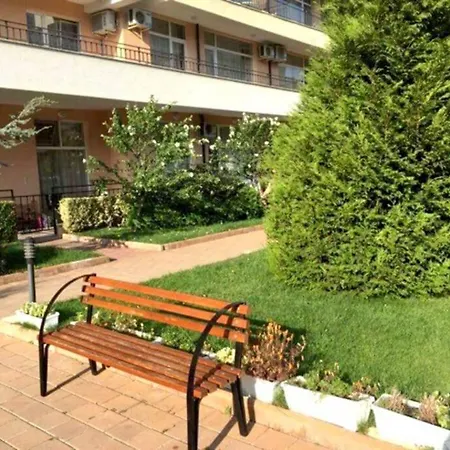 Апартамент Cozy In A Gorgeous Compound By The Beach Слънчев бряг
